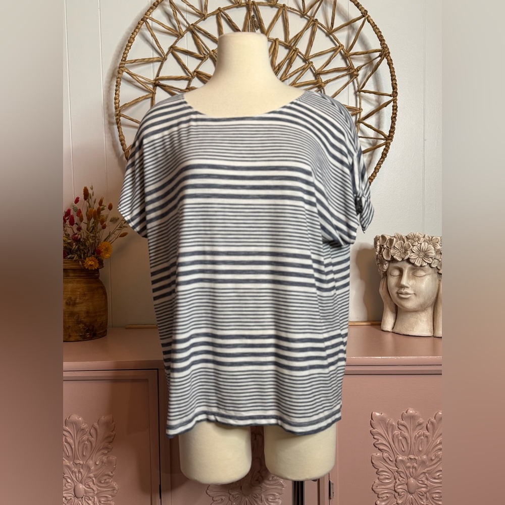 Max‎ Studio blue and White Striped  old shoulder Short Sleeve Top
